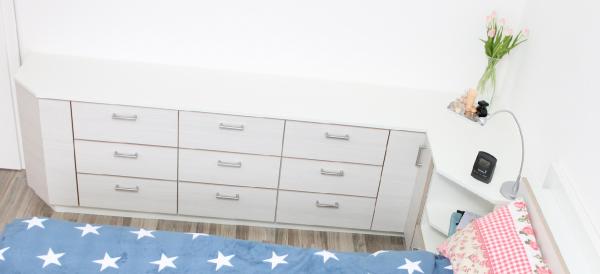 Sideboard mit Nachttisch