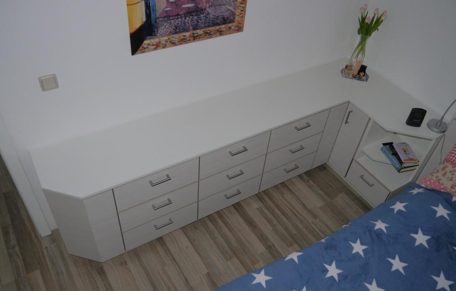 Sideboard mit Nachttisch